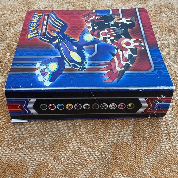 Pokémon Card Holder and Coin: 2014 - Picture 3 of 5